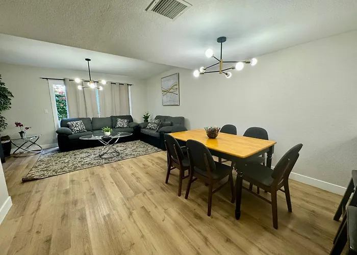 Appartement Beautifully Renovated Townhouse