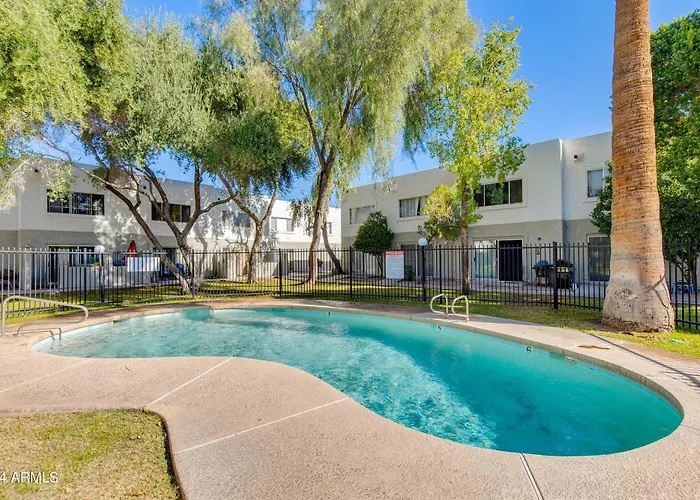 Beautifully Renovated Townhouse Tempe